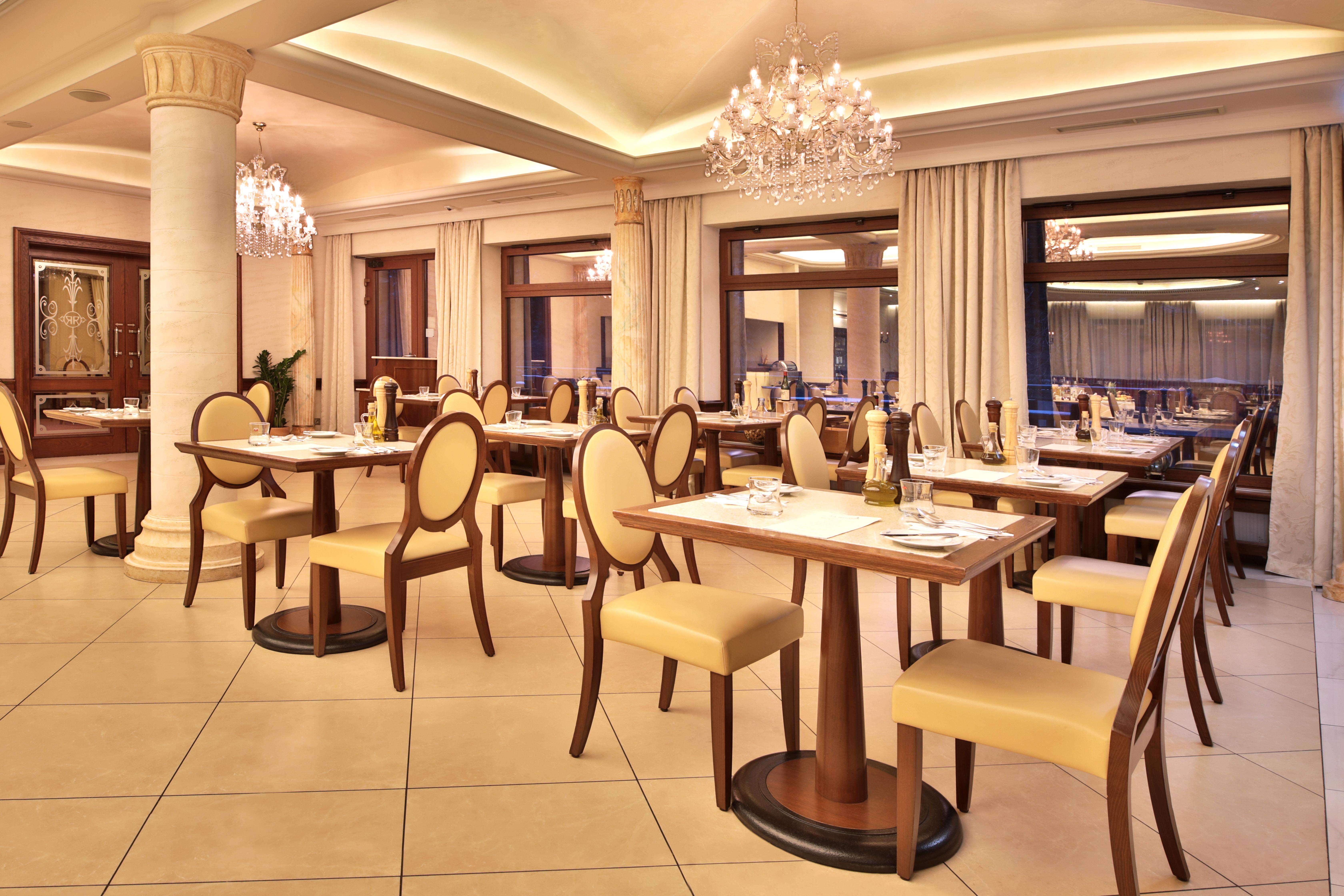 Retro Riverside Wellness Resort Karlovy Vary Bagian luar foto Restaurant