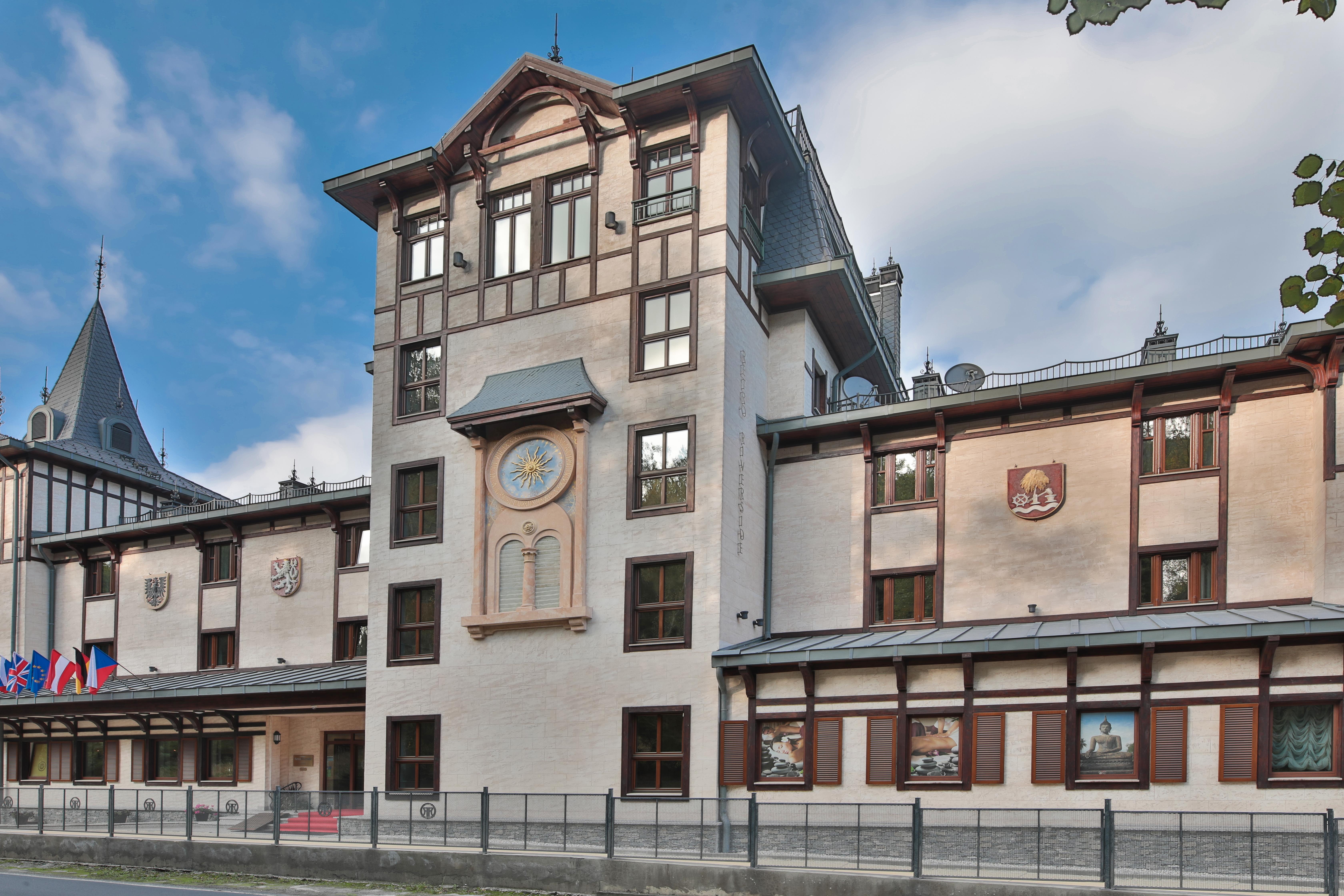 Retro Riverside Wellness Resort Karlovy Vary Bagian luar foto The town hall in Mont-Saxonnex
