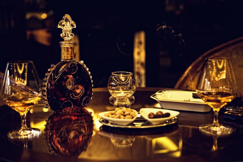 Retro Riverside Wellness Resort Karlovy Vary Bagian luar foto A bottle of Rémy Martin Louis XIII
